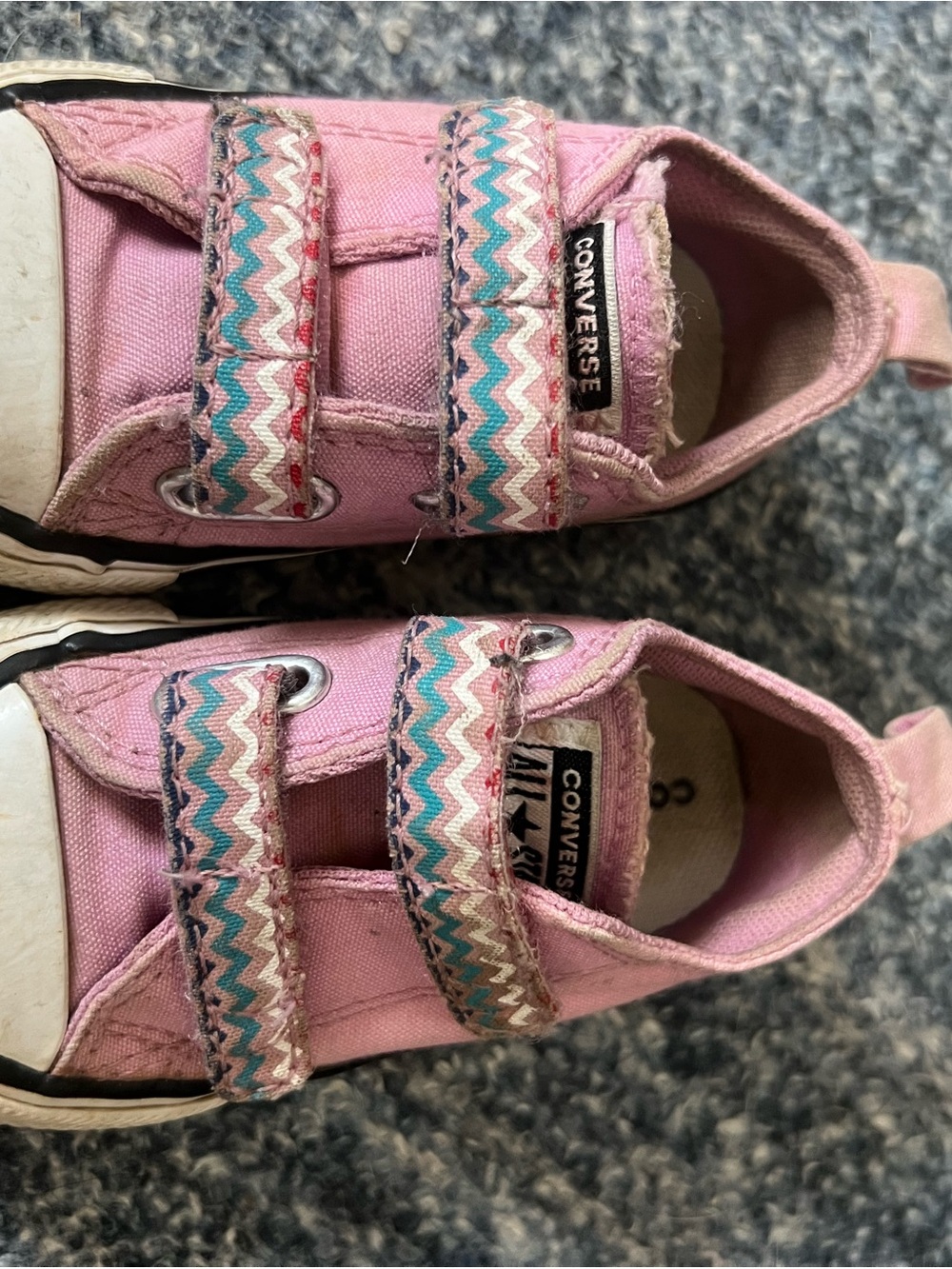 Converse Kids Pink Canvas Velcro Sneakers with Multicolor Zigzag Straps